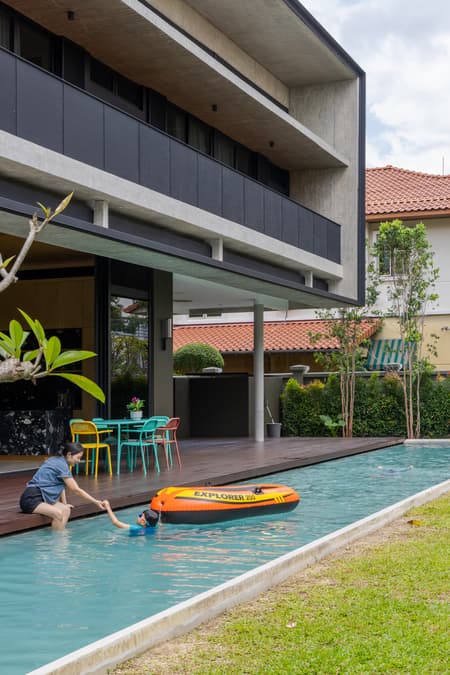 Tropical Shift House